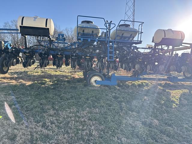 Image of Kinze 3600 equipment image 2