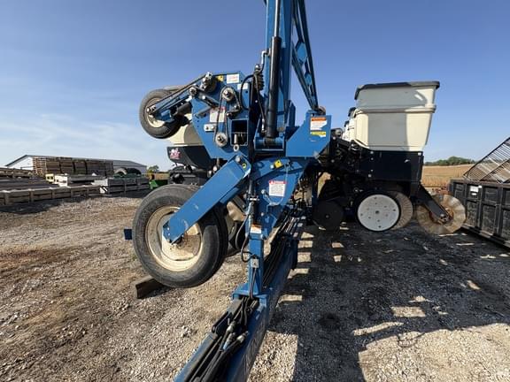 Image of Kinze 3600 equipment image 4