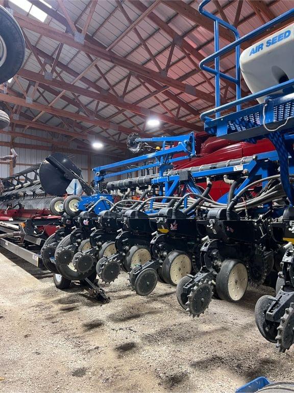 Image of Kinze 3600 equipment image 3
