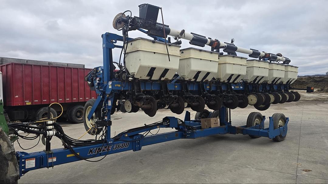 Image of Kinze 3600 Primary image