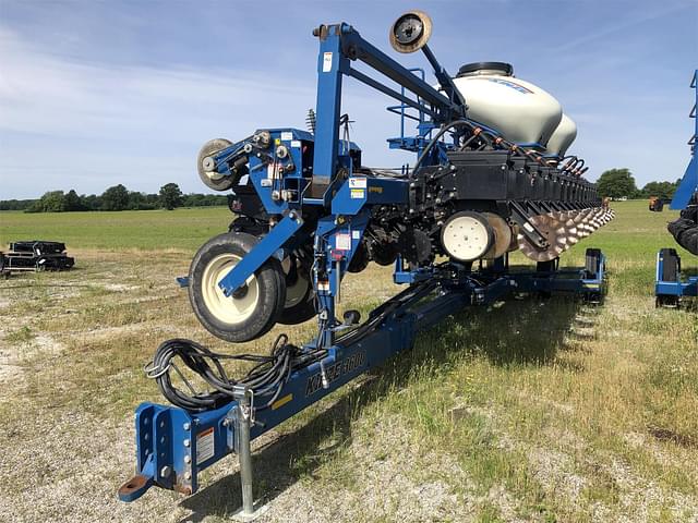 Image of Kinze 3600ASD equipment image 2