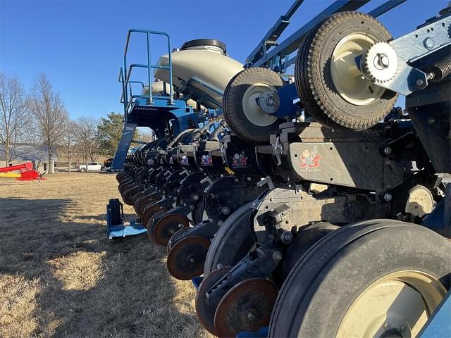 Image of Kinze 3600 equipment image 4