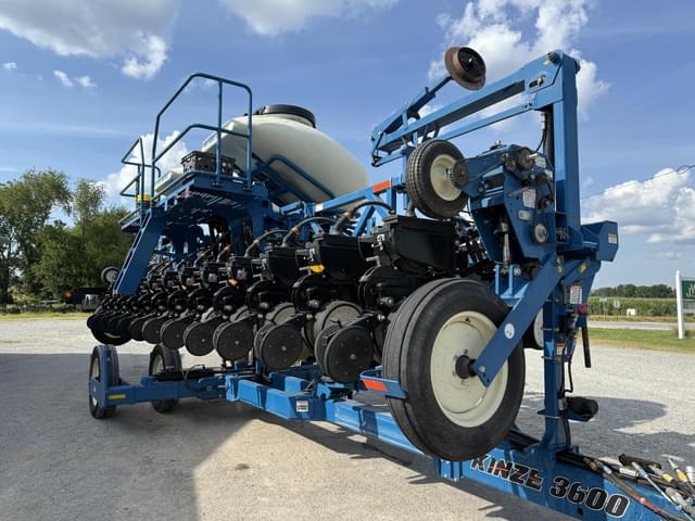 Image of Kinze 3600ASD equipment image 2