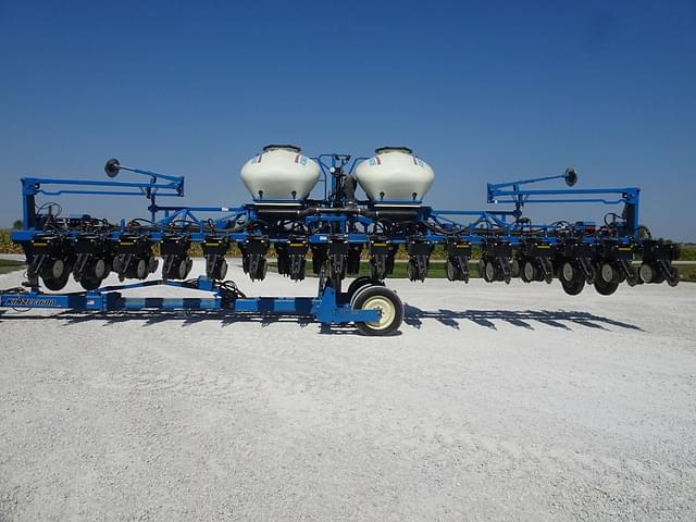 Image of Kinze 3600ASD equipment image 2