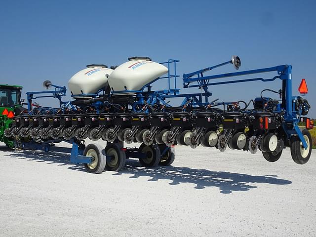 Image of Kinze 3600ASD equipment image 4