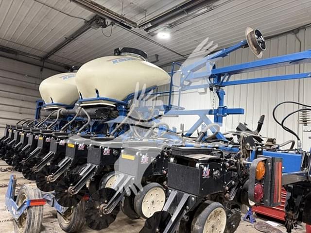 Image of Kinze 3600ASD equipment image 3