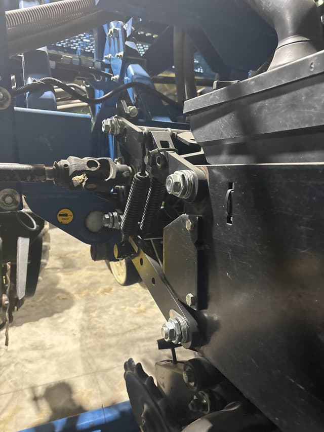 Image of Kinze 3600ASD equipment image 1