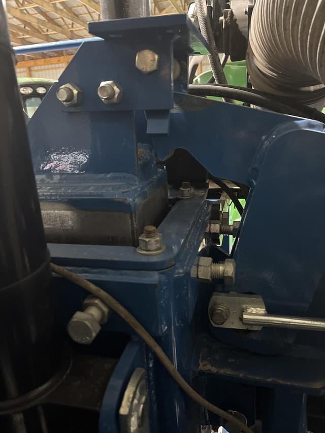 Image of Kinze 3600ASD equipment image 2