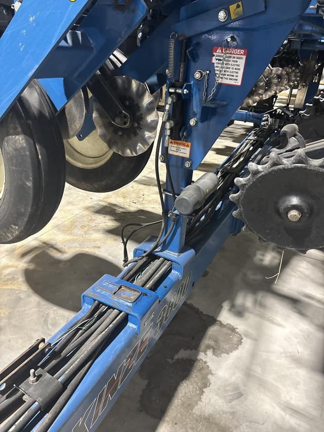 Image of Kinze 3600ASD equipment image 1