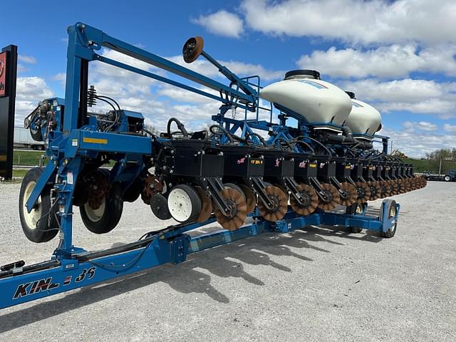 Image of Kinze 3600ASD equipment image 1