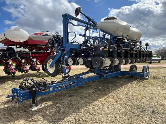 Image of Kinze 3600ASD equipment image 1