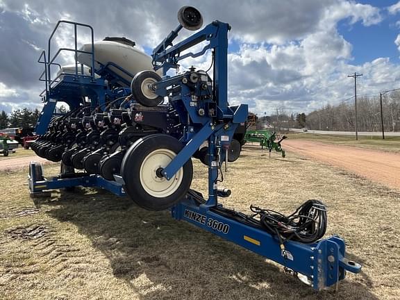 Image of Kinze 3600ASD equipment image 2