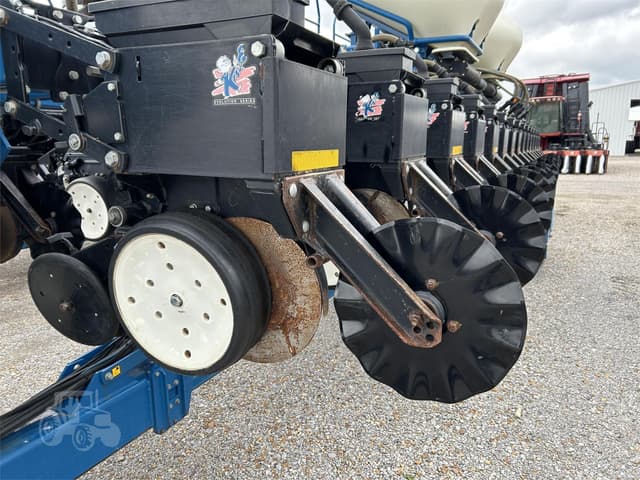 Image of Kinze 3600ASD equipment image 1