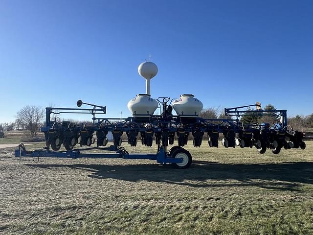 Image of Kinze 3600ASD equipment image 4