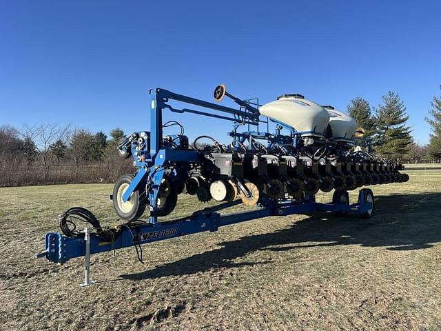 Image of Kinze 3600ASD equipment image 1