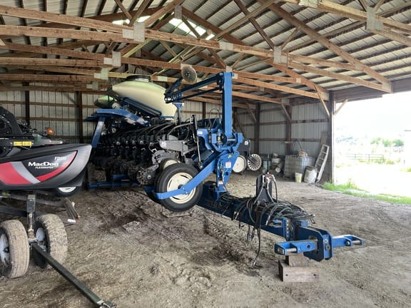 2012 Kinze 3660 Equipment Image0