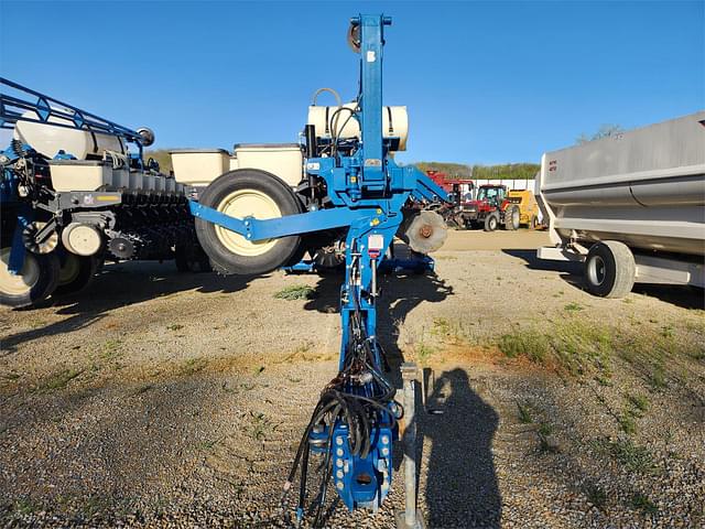 Image of Kinze 3660 equipment image 3