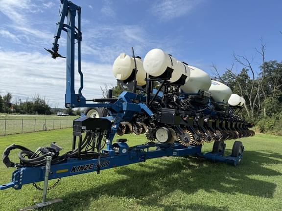 Image of Kinze 3660ASD equipment image 1