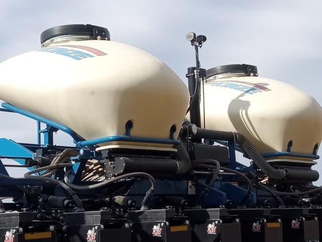 Image of Kinze 3600 equipment image 1