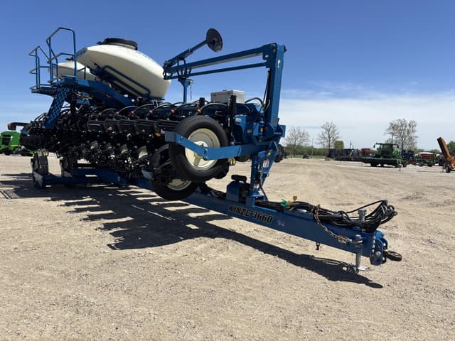 Image of Kinze 3660ASD equipment image 2