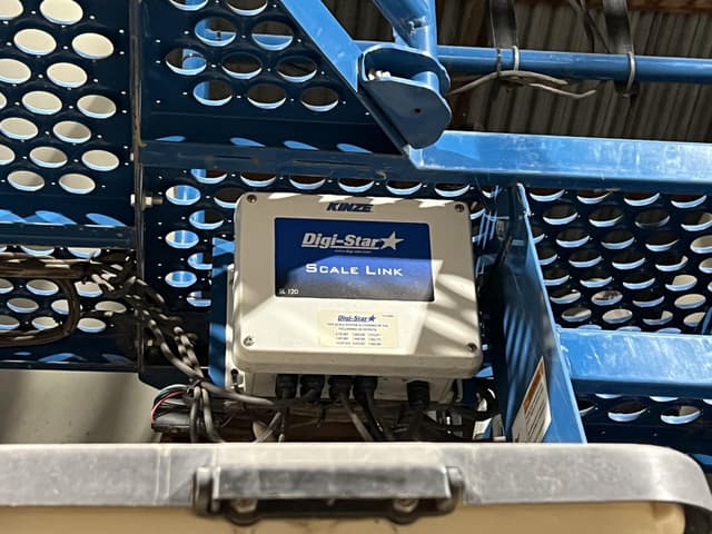 Image of Kinze 3660ASD equipment image 4