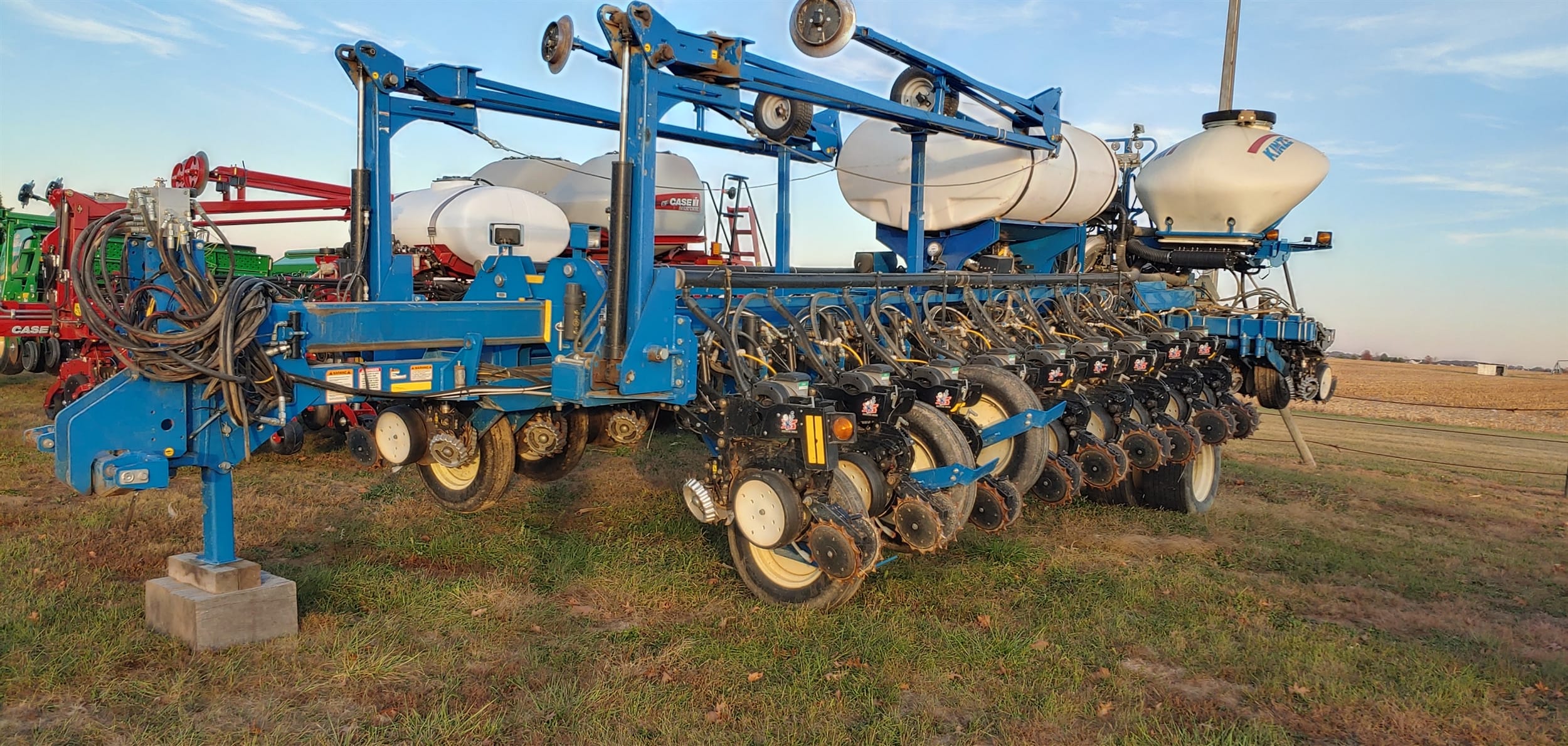 2012 Kinze 3800 Equipment Image0
