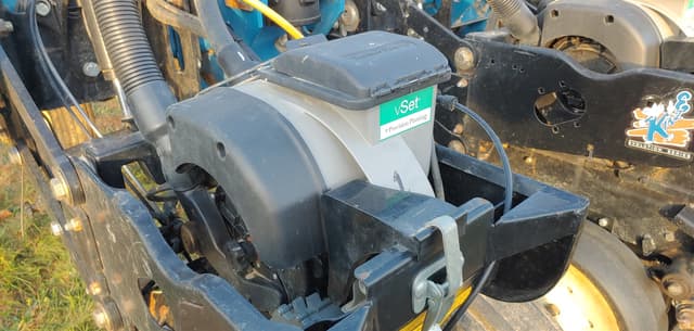Image of Kinze 3800 equipment image 3