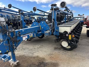 2012 Kinze 3800 Image