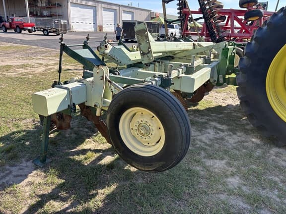 Image of KMC Undetermined equipment image 1