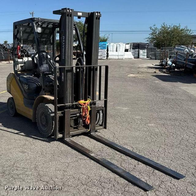Image of Komatsu FG25T-16 equipment image 2