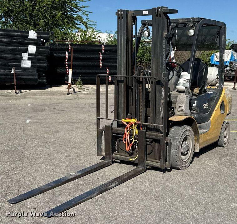 Image of Komatsu FG25T-16 Primary image