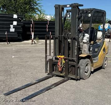 Main image Komatsu FG25T-16