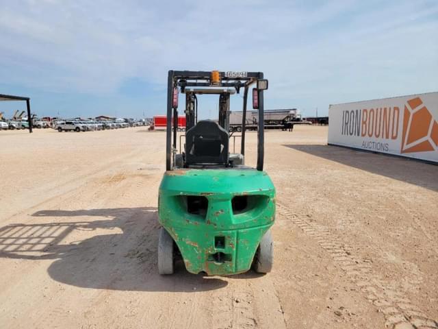 Image of Komatsu FG25T-16 equipment image 3
