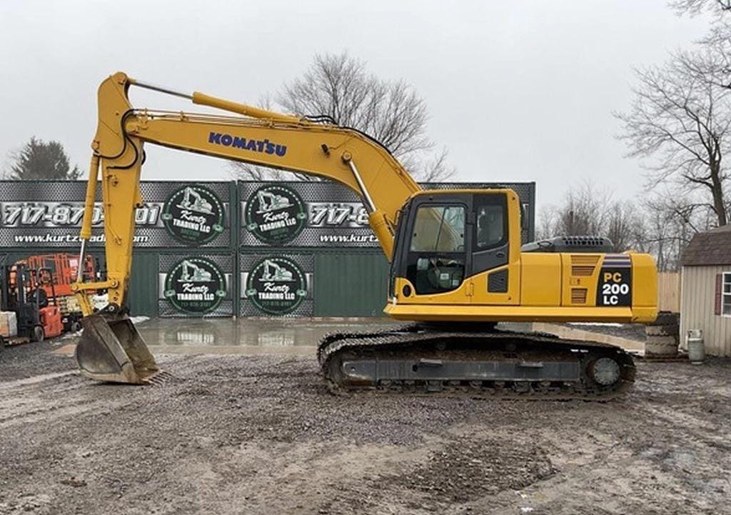 2012 Komatsu PC200LC-8 Equipment Image0