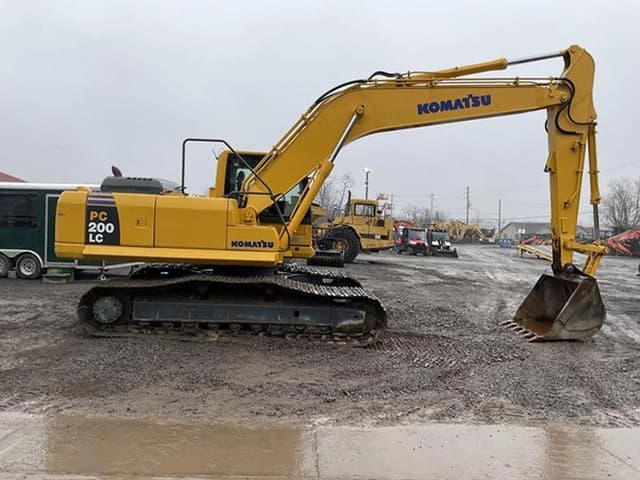 Image of Komatsu PC200LC-8 equipment image 4