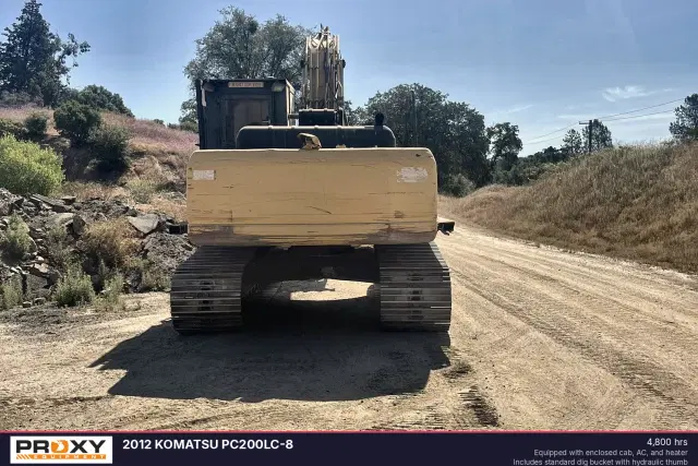 Image of Komatsu PC200LC-8 equipment image 2