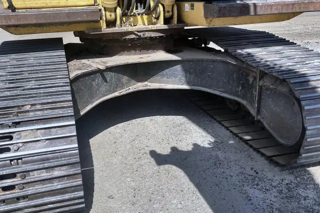 Image of Komatsu PC200LC-8 equipment image 4