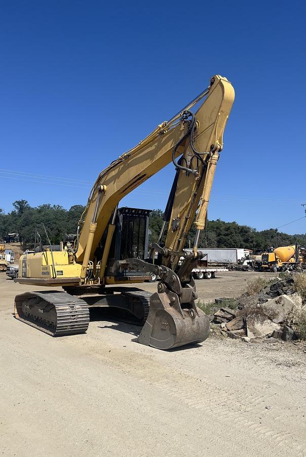 Image of Komatsu PC200LC-8 equipment image 3