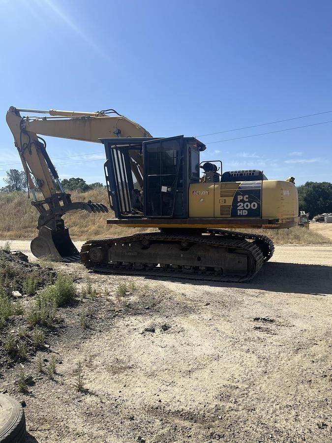 2012 Komatsu PC200LC-8 Equipment Image0