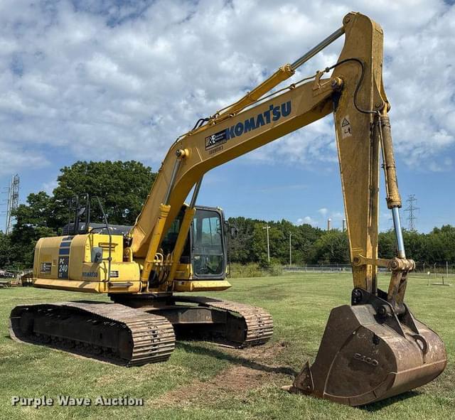 Image of Komatsu PC240LC equipment image 2