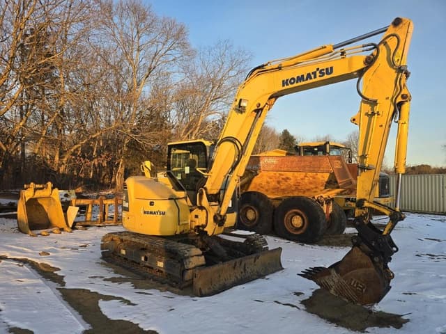 Image of Komatsu PC88MR-8 equipment image 2