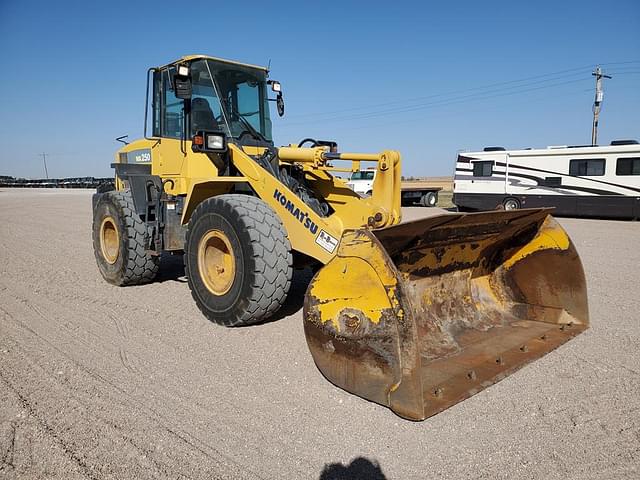 Image of Komatsu WA250-6 equipment image 1