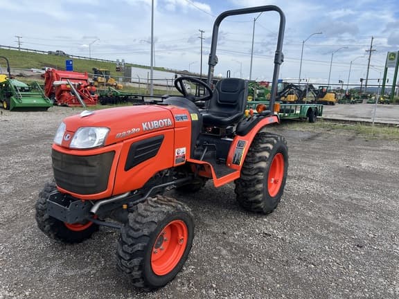Image of Kubota B2320 equipment image 1