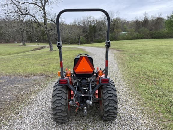 Image of Kubota B2320 equipment image 2