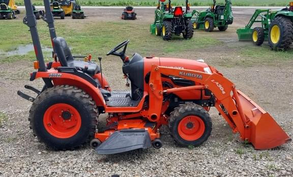 Image of Kubota B2320 equipment image 3