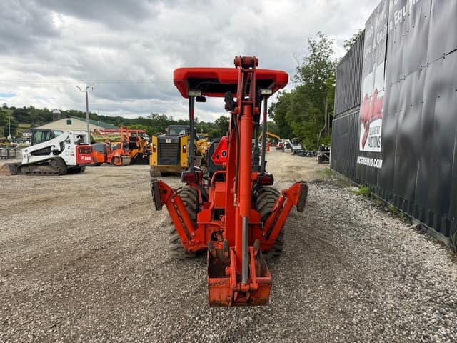 Image of Kubota B26 equipment image 2