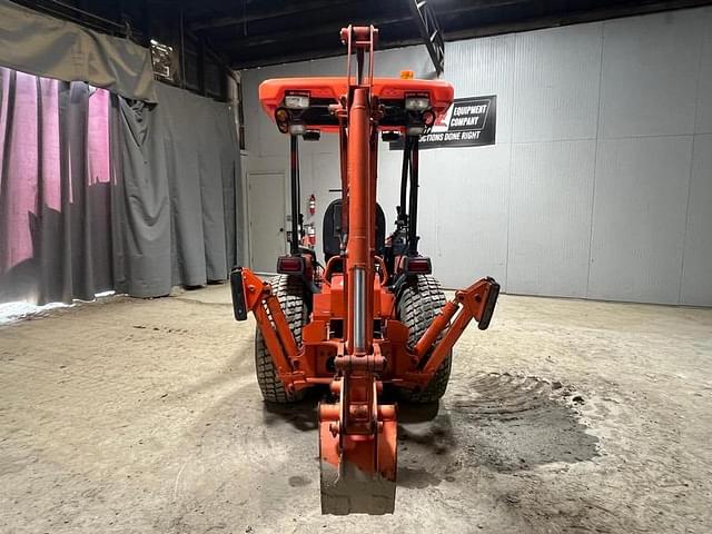 Image of Kubota B26 equipment image 3