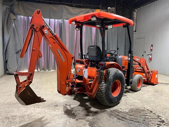 Image of Kubota B26 equipment image 4