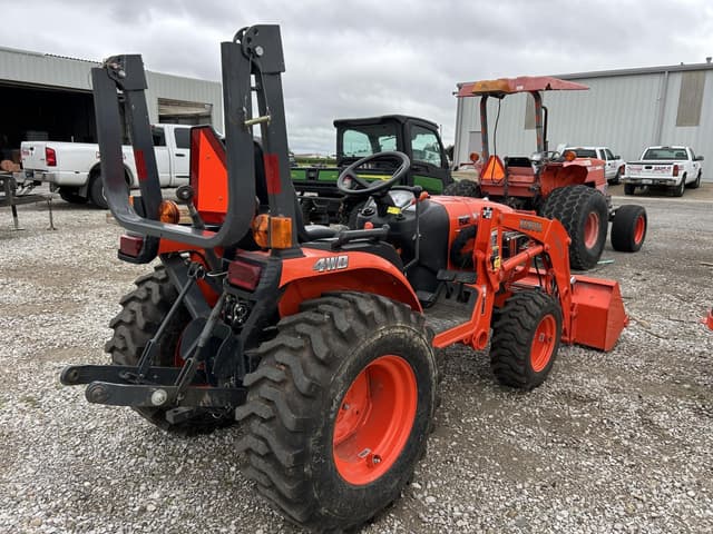 Image of Kubota B2620HSD equipment image 4