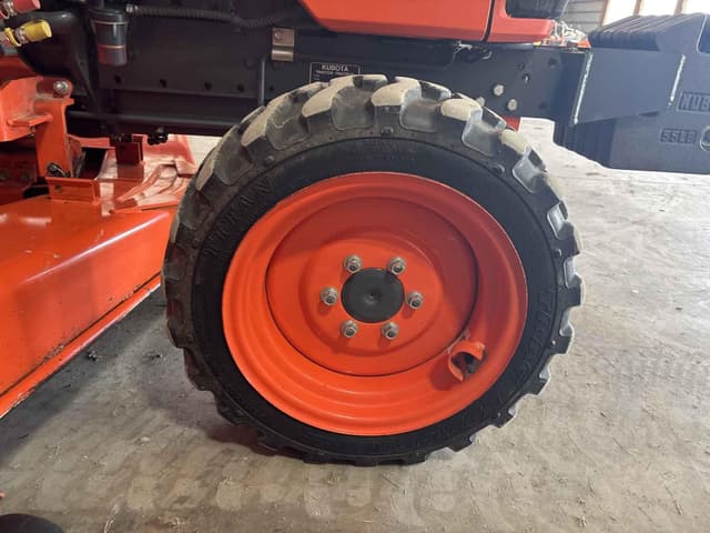 Image of Kubota B3200 equipment image 4